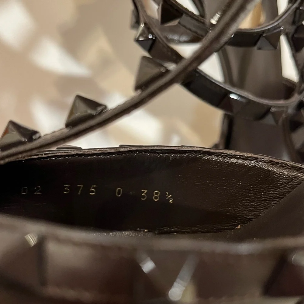 VALENTINO GARAVANI
Rockstud leather sandals - Picture 14 of 16